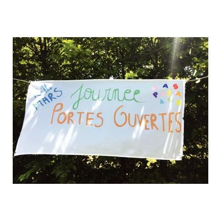 Achetez Bannière en polyester blanc 130 x 62 cm L718001 pas cher sur Ma Rentrée Scolaire