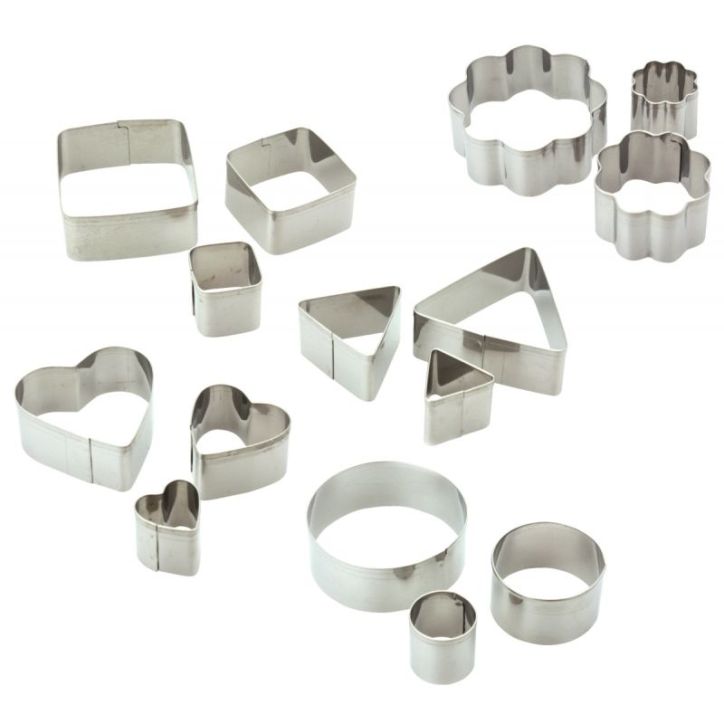 Lot de 15 emporte-pièces en métal assortis 265028